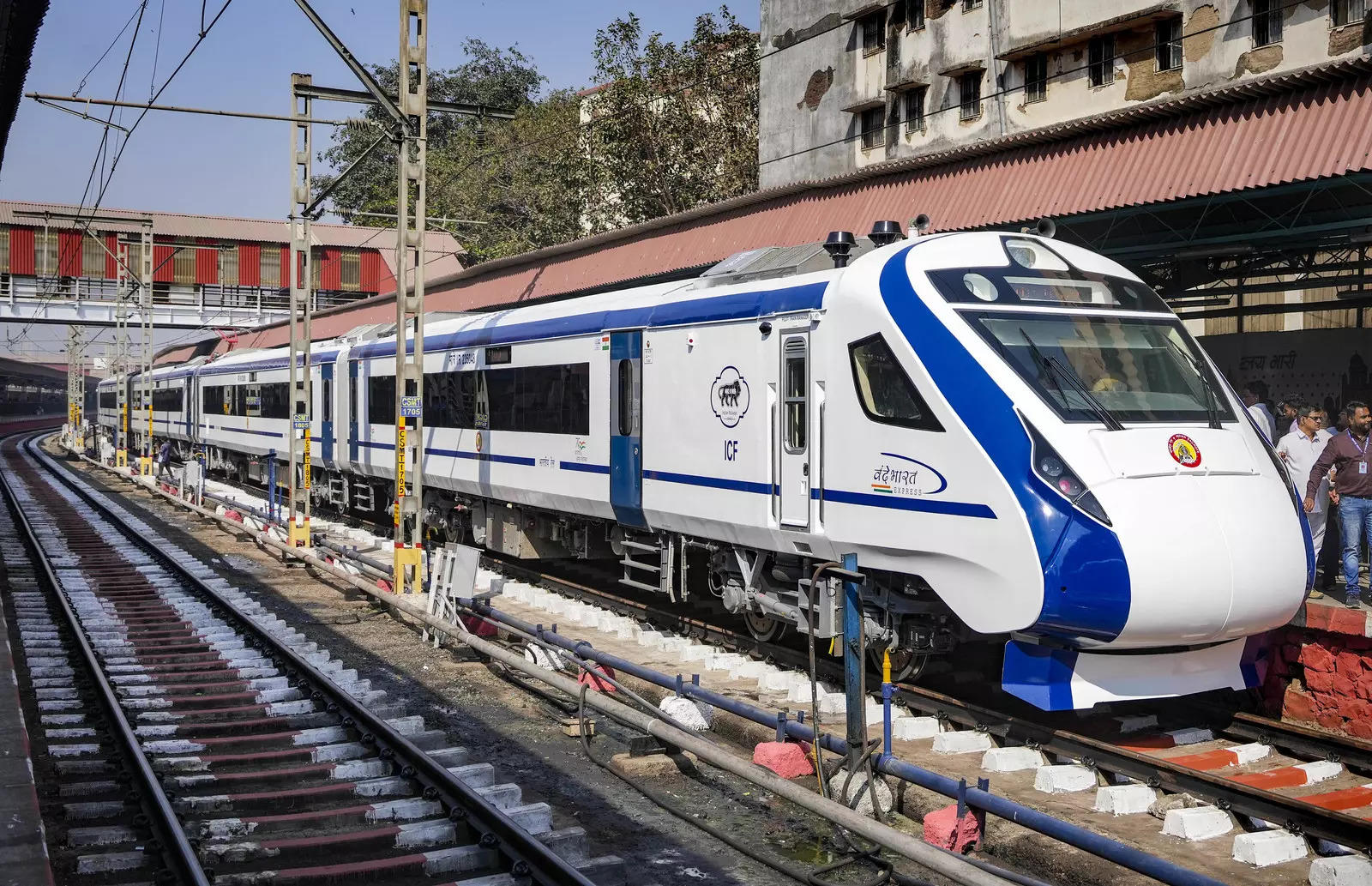Medha, Alstom shortlisted bidders for making 100 aluminium Vande Bharat trains