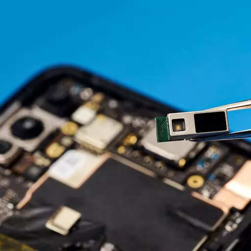 pureLiFi launches module to enable LiFi in phones, connected devices