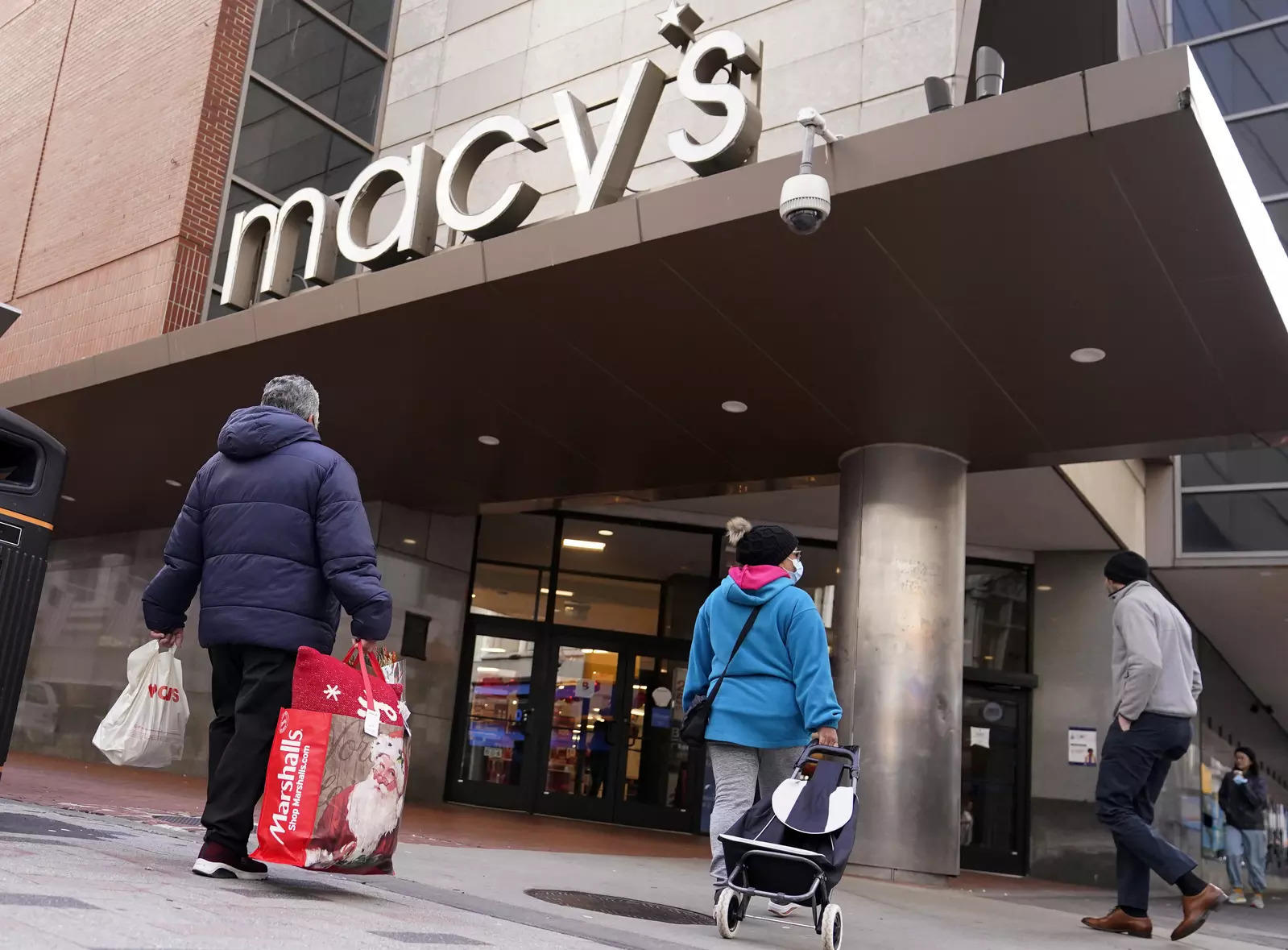 Macy's, Best Buy 4Q reports underscore consumer slowdown