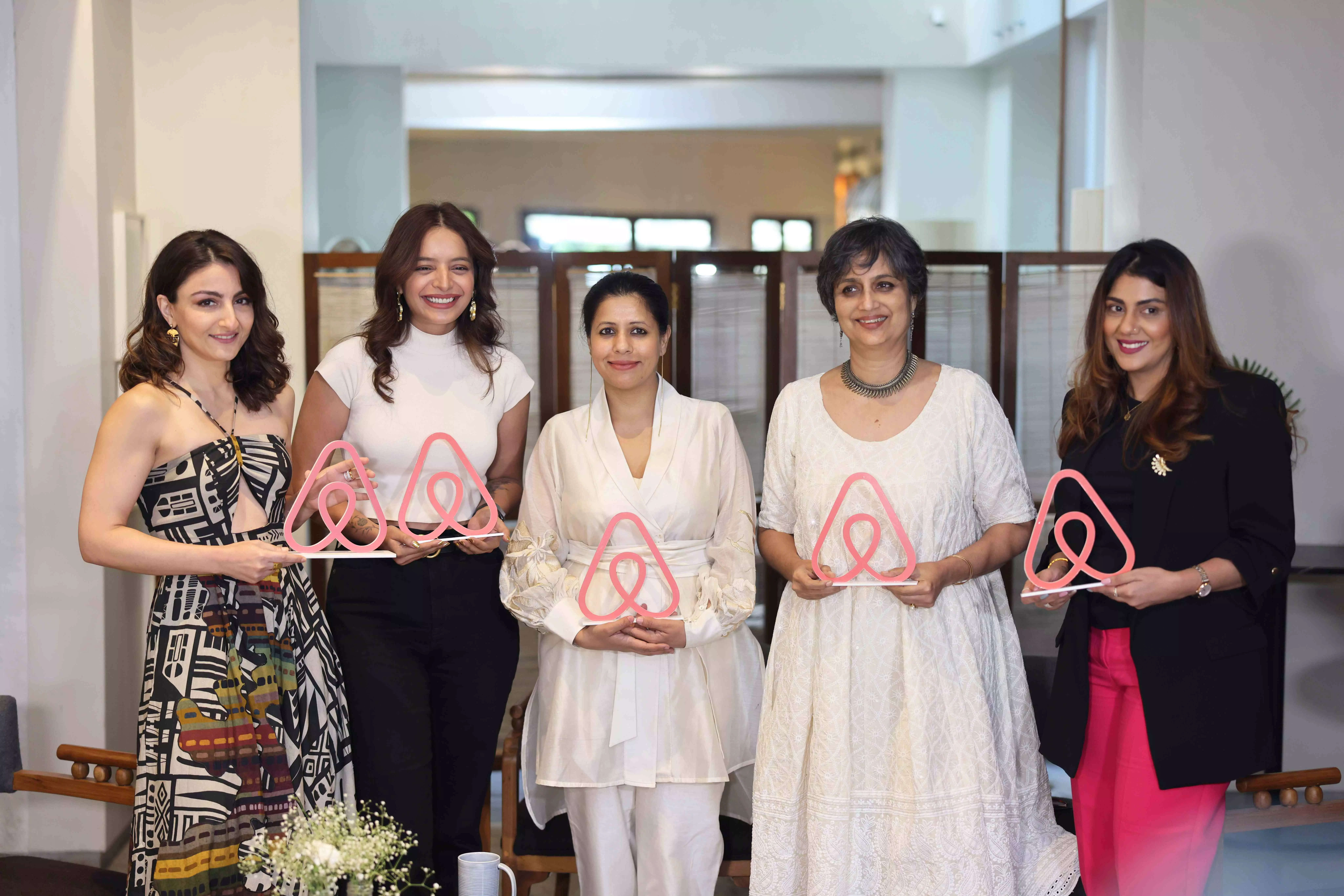  (From L-R) Soha Ali Khan, Lisa Mishra, Kirti Poonia, Host Kakoli, Prasidha Menon.