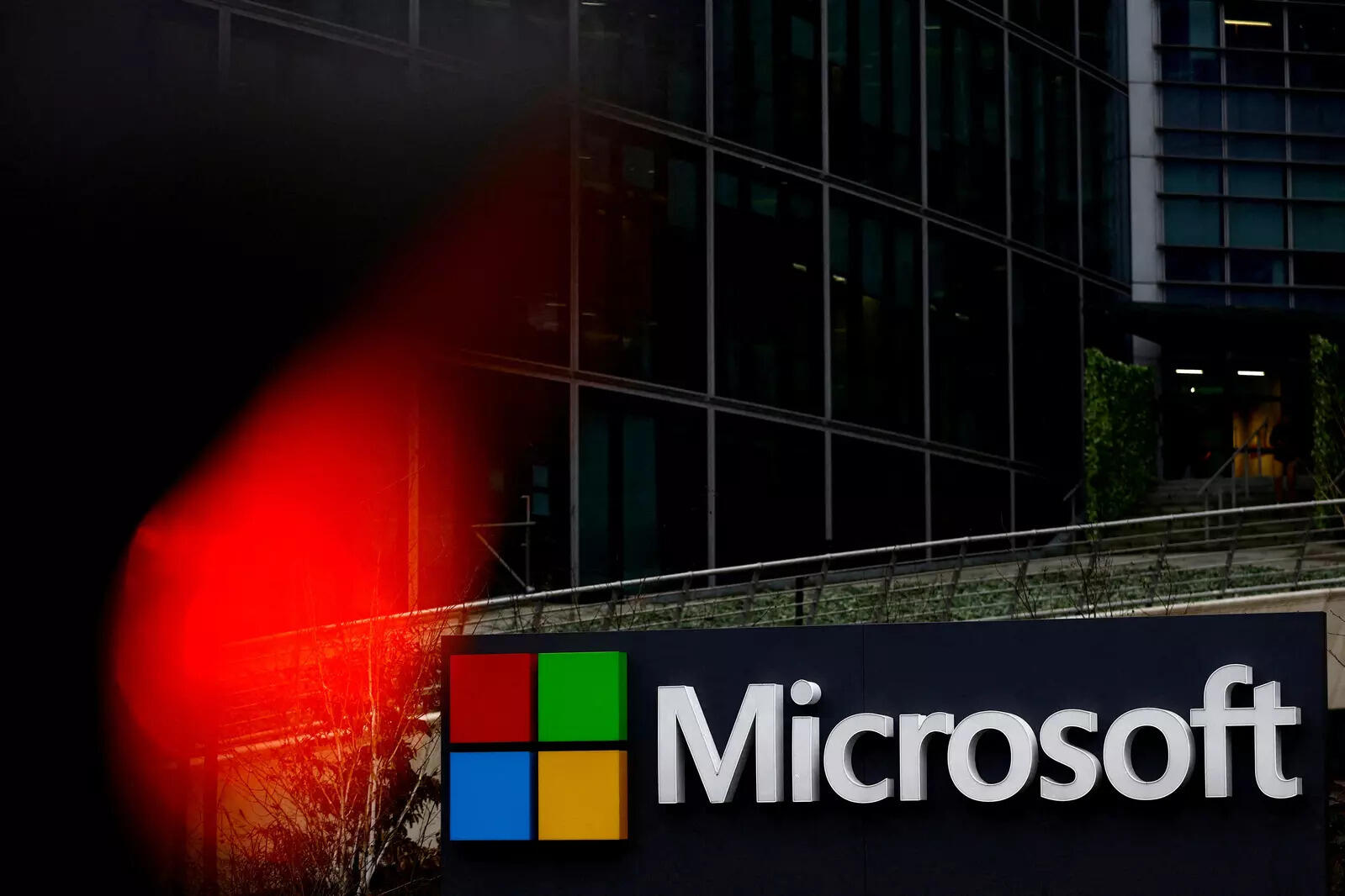  FILE PHOTO: A view shows a Microsoft logo at Microsoft offices in Issy-les-Moulineaux near Paris, France, January 25, 2023. REUTERS/Gonzalo Fuentes/File Photo