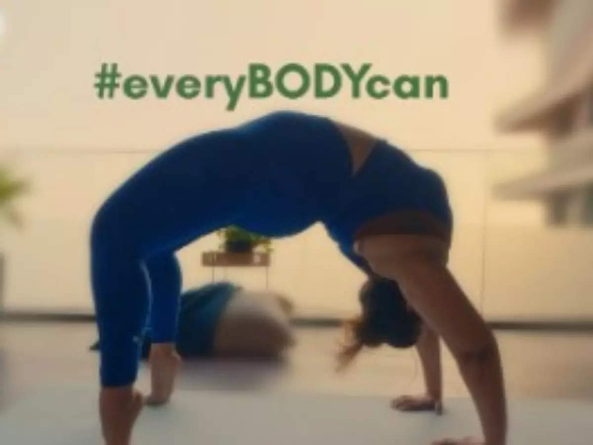 Plus-size yoga instructor challenges stereotypes with flexibility
