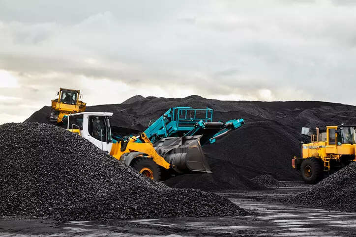  China in January partially eased an unofficial ban on Australian coal imports. 