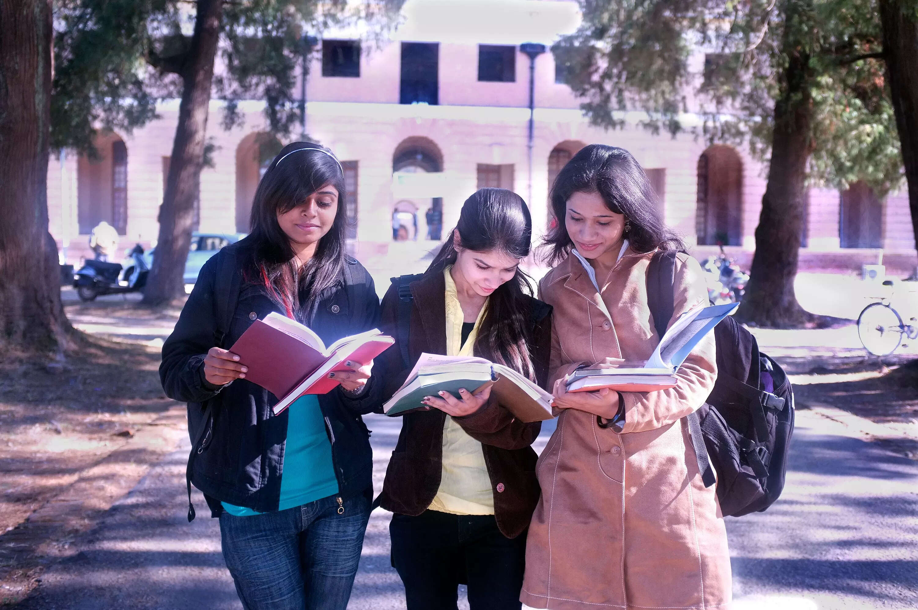 Kerala University announces 6-month maternity leave for female students