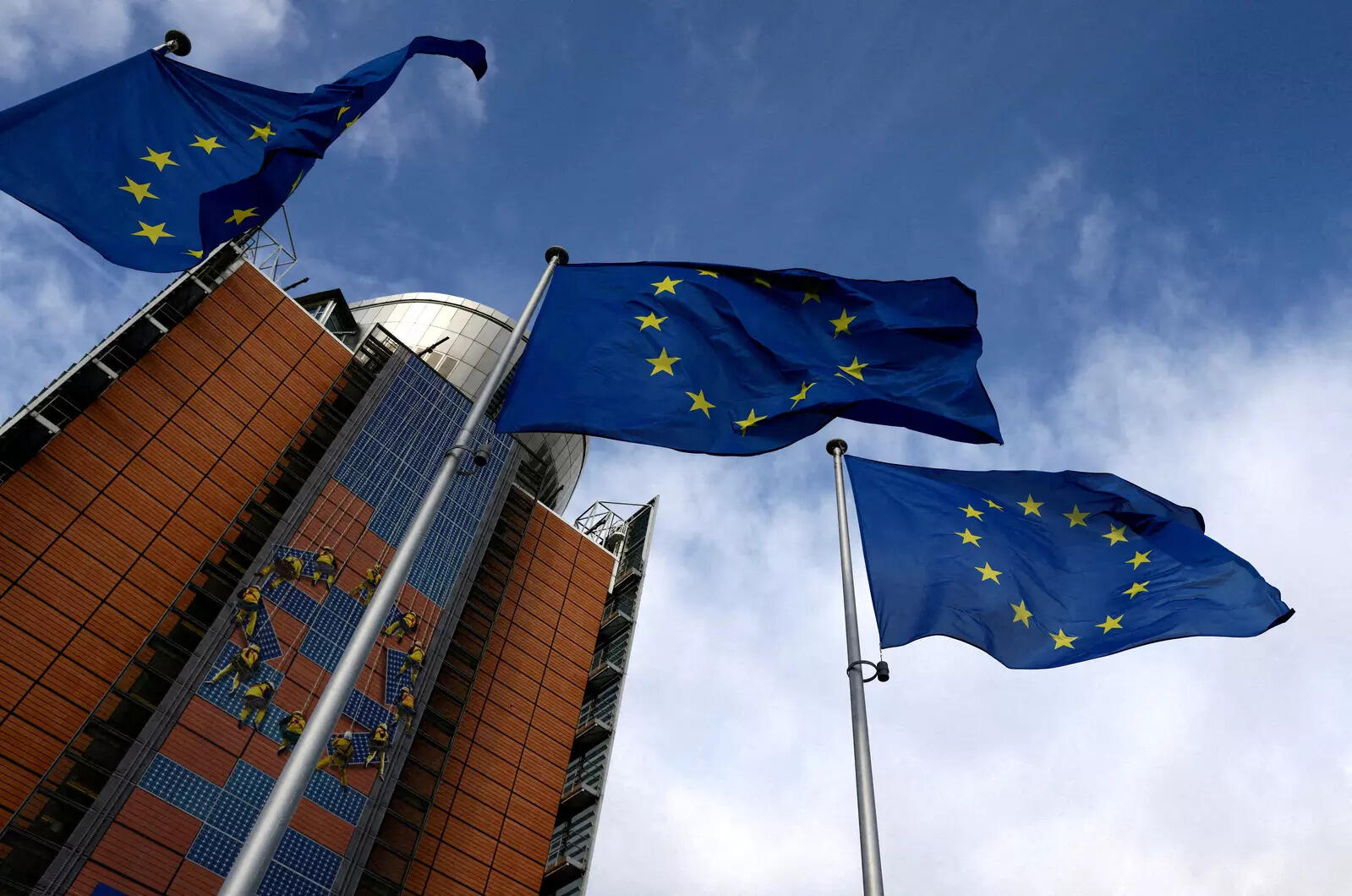  FILE PHOTO: European Union flags flutter outside the EU Commission headquarters, in Brussels, Belgium, February 1, 2023 REUTERS/Yves Herman/File Photo