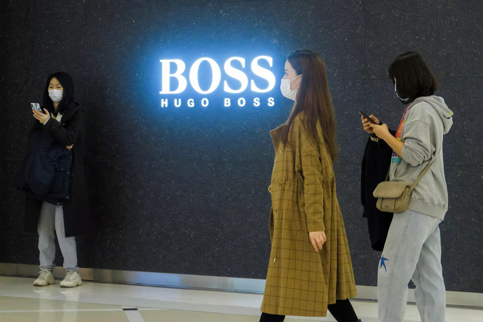 Hugo Boss sees slowing sales in 2023