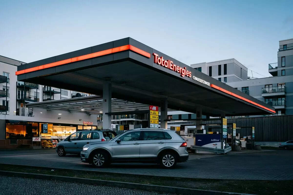  The company will pay the purchase price of 3.1 billion euros ($3.29 billion) in cash.