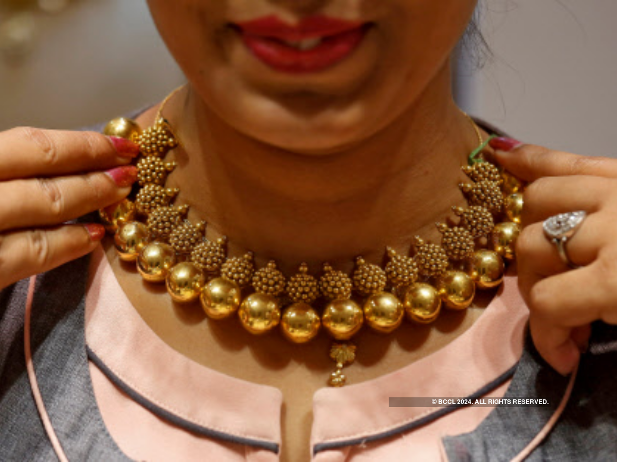 Banking troubles in the West take the shine out of gold in India; demand falls 40%