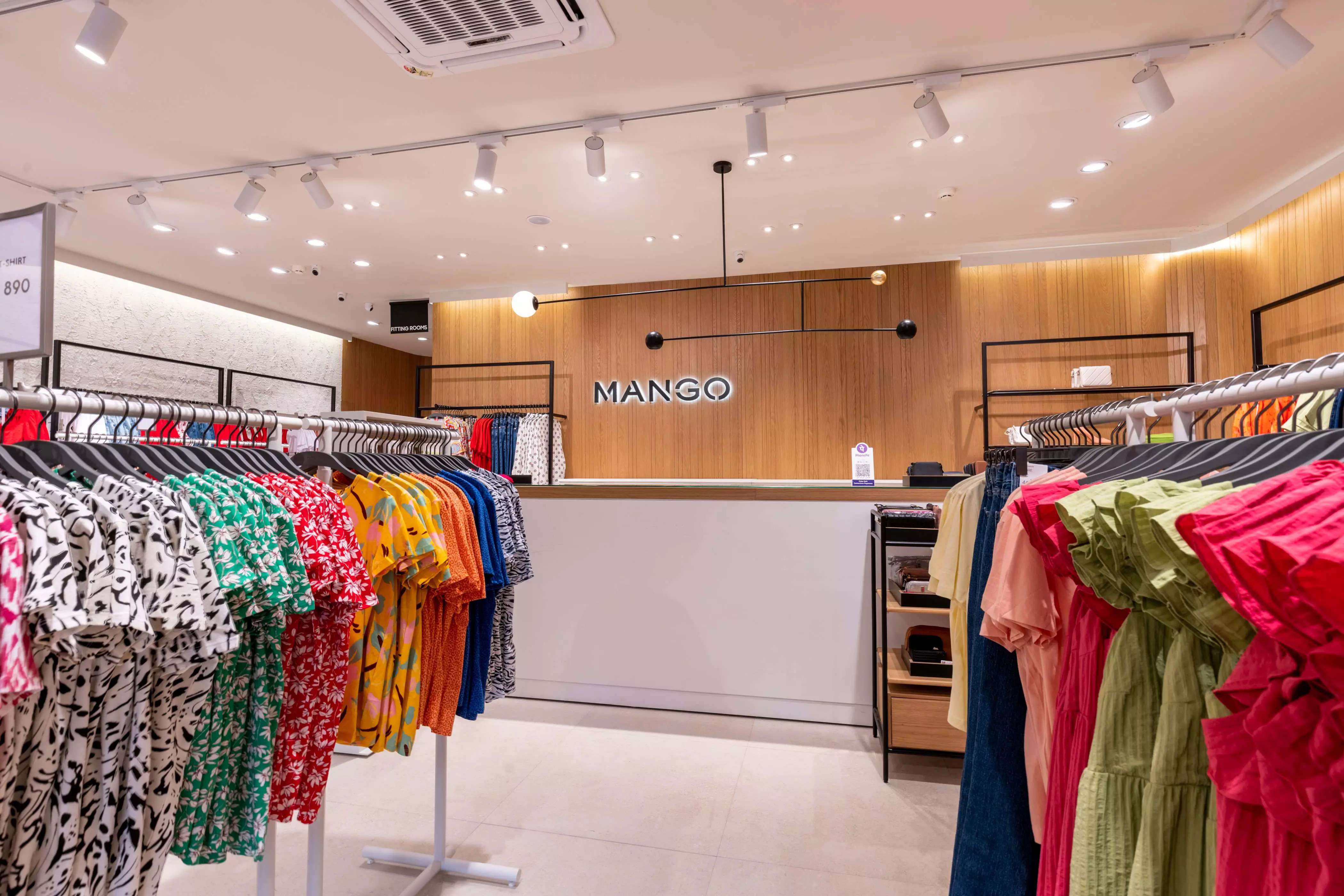 Mango 2024 clothing store