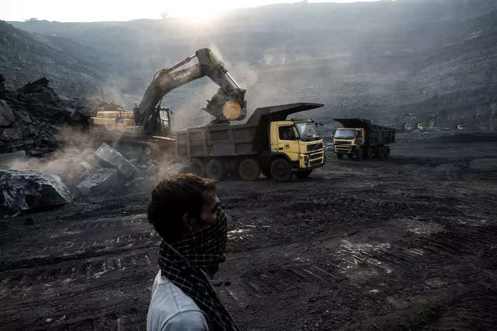 India's shrinking coal jobs fuel 'distress' migration to cities