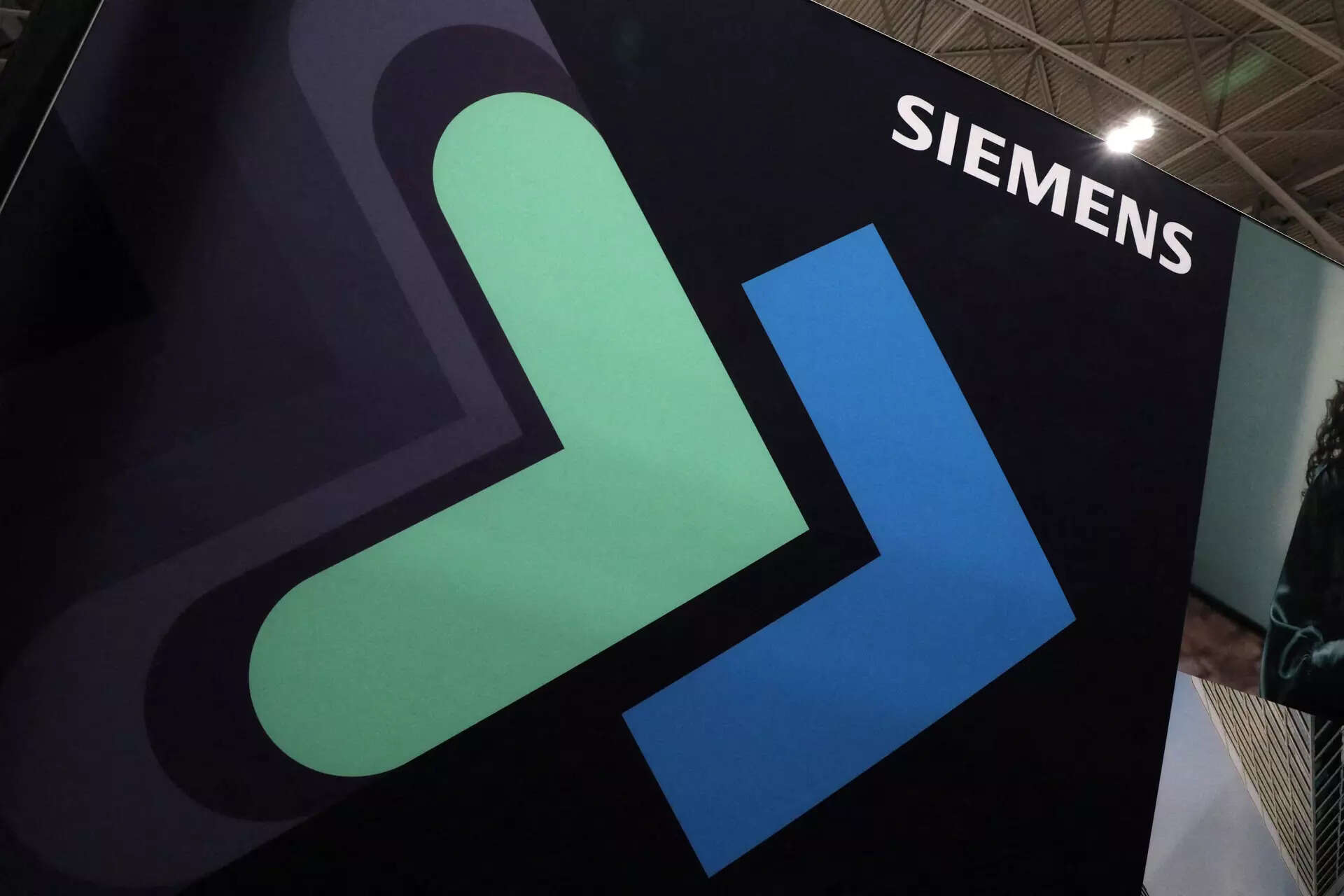 Leonardo, Siemens sign deal to create cybersecurity platform