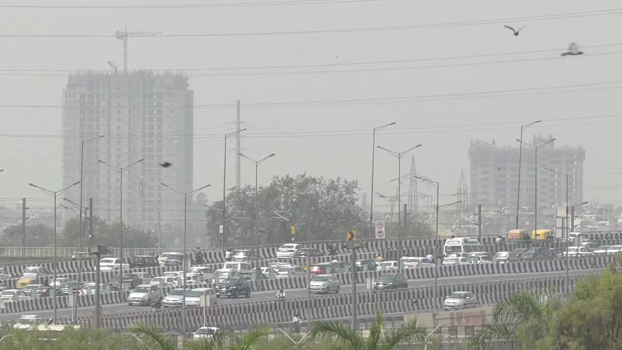 Centre's action plan to check air pollution in Delhi takes effect