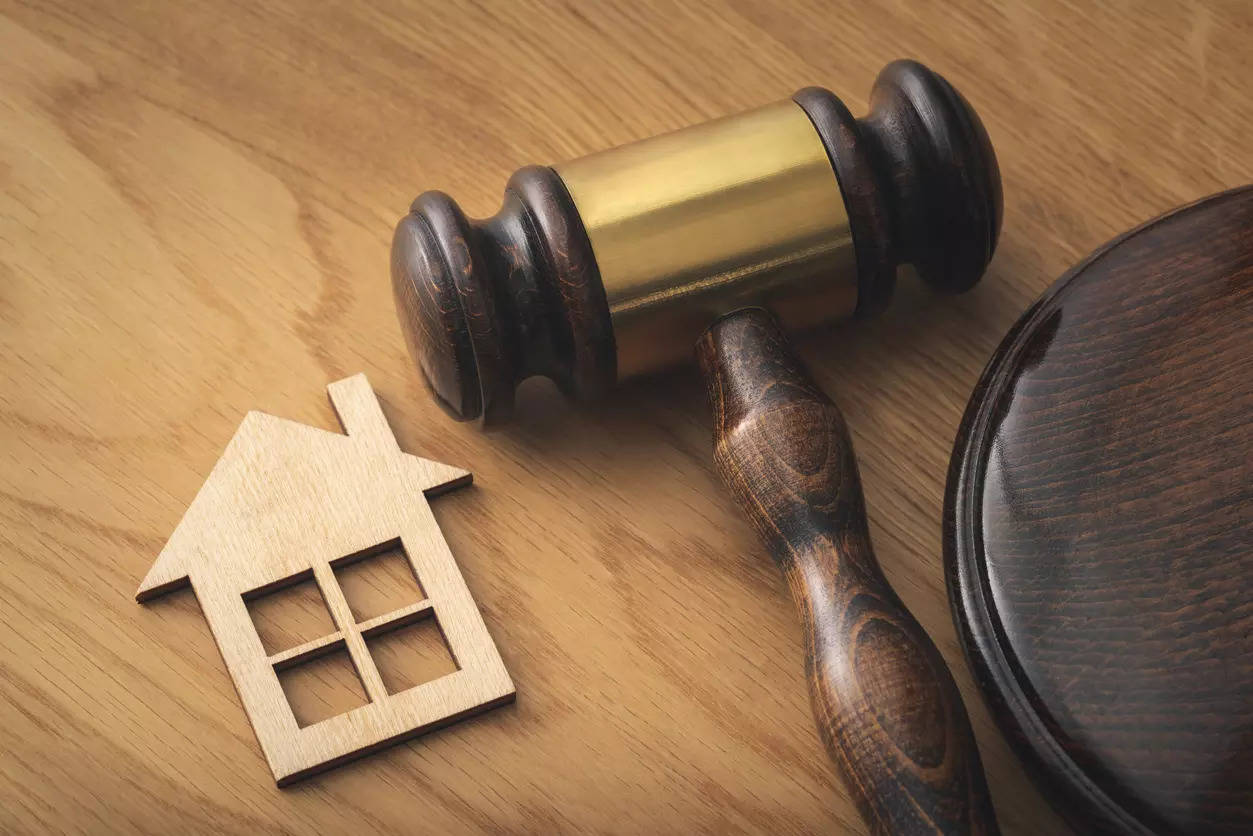 Delhi HC dismisses plea by home buyers against loan EMIs without possession of flat