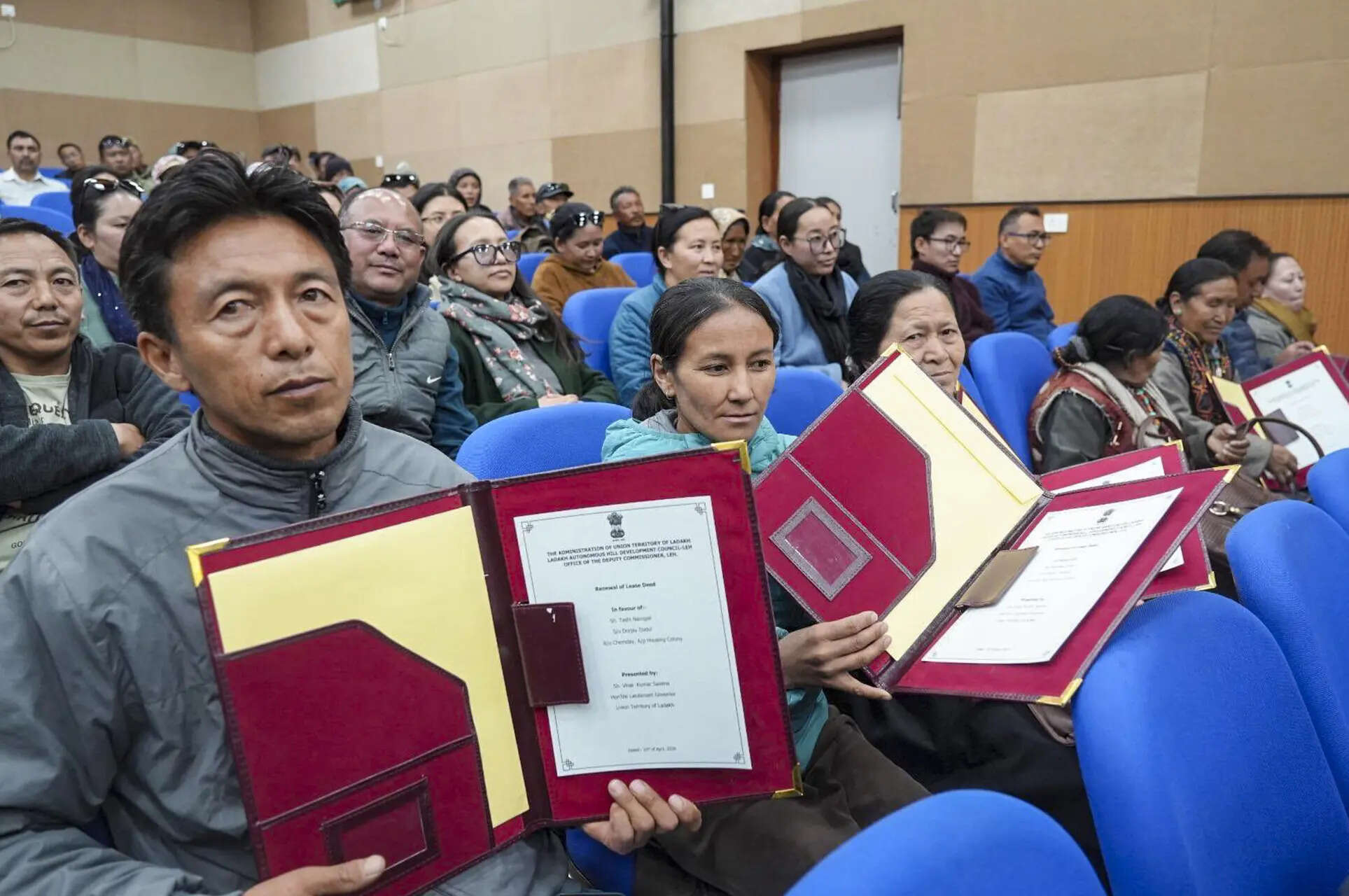 Ladakh L-G hands over renewed lease deeds to 79 Leh residents