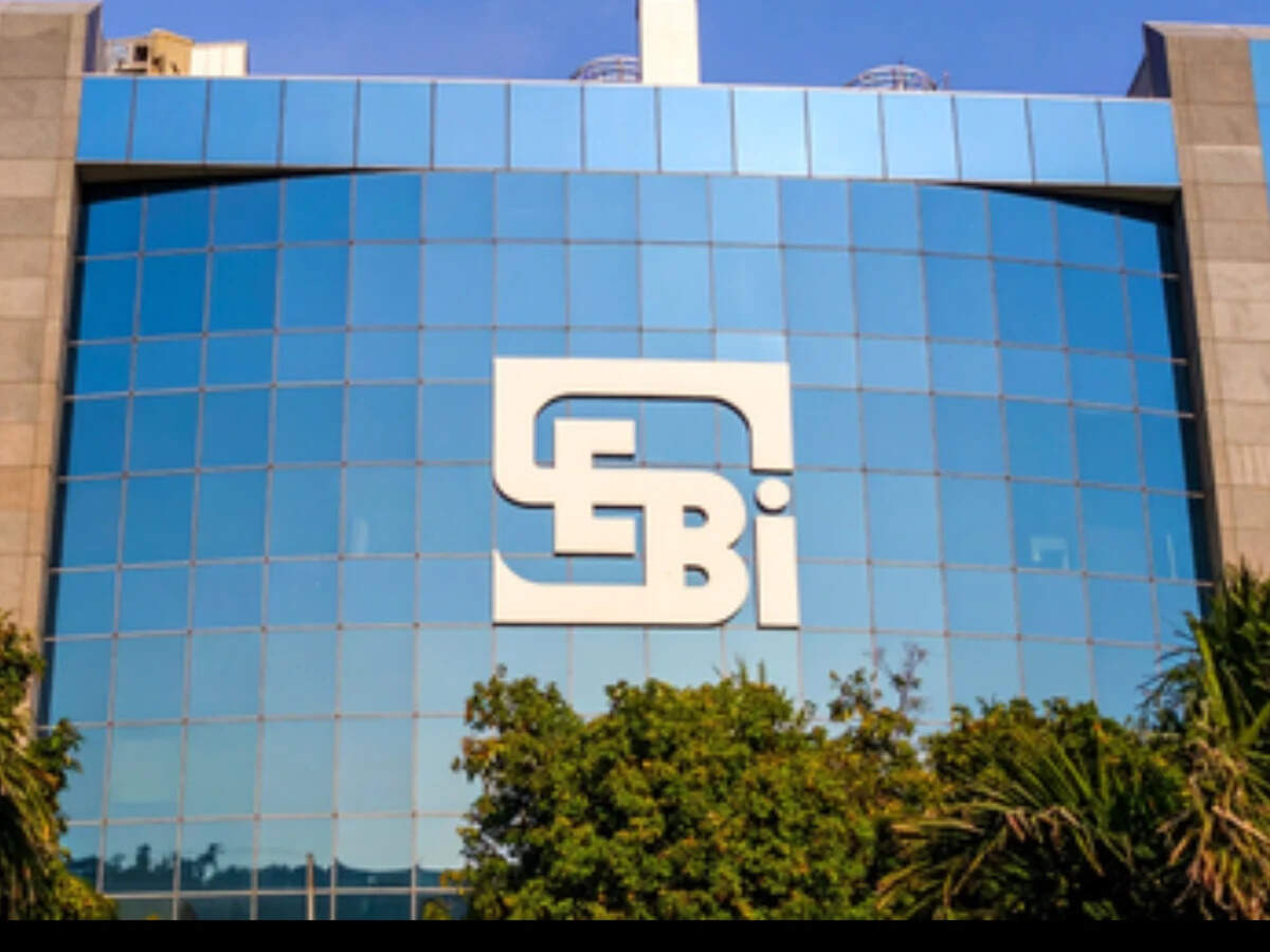 sebi bans zee s subhash chandra punit goenka from markets for a year