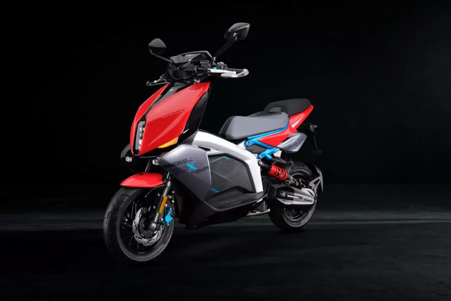 【.N】Kuwahara E.T ×whiz limited Kawaski Ninja ZX-4R: Kawasaki launches Ninja ZX-4R in India