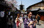 Tourists banned from private alleys in Kyoto's geisha district
