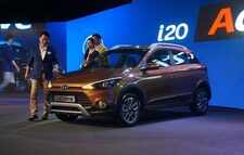 Watch all details of Hyundai i20 Active