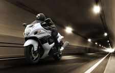 Suzuki Hayabusa 2017 launched in India - See complete look here