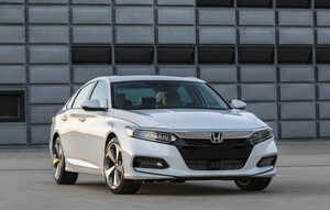2018 honda accord take a look at world s first fwd sedan with 10 speed automatic transmission
