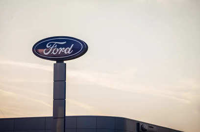 ford recalls 462 000 vehicles for rear camera display failure