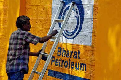 govt to decide on re initiating bpcl sale after reviewing situation in due course finmin
