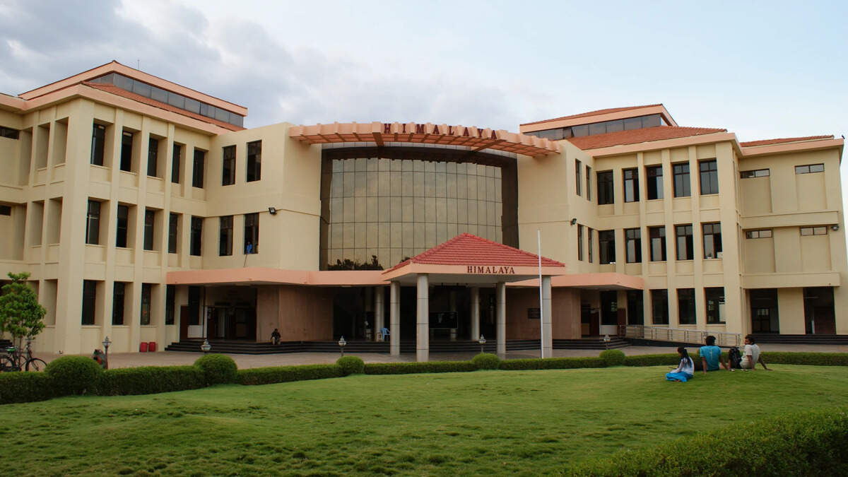 IITs Bar 22 Recruiters: institutes blacklists firms over revoked offers; grads now seek fresh openings
