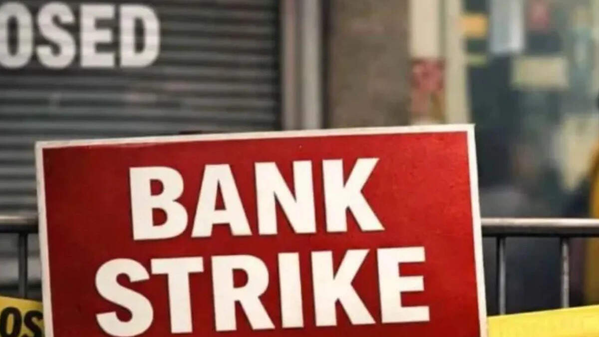 Bank unions defer 3-day nationwide strike after talks with IBA
