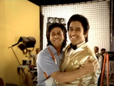 When SRK and Dhoni swapped roles for Videocon