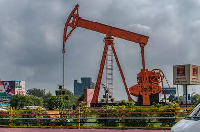 india set to surpass china in need for oil as growth paths diverge