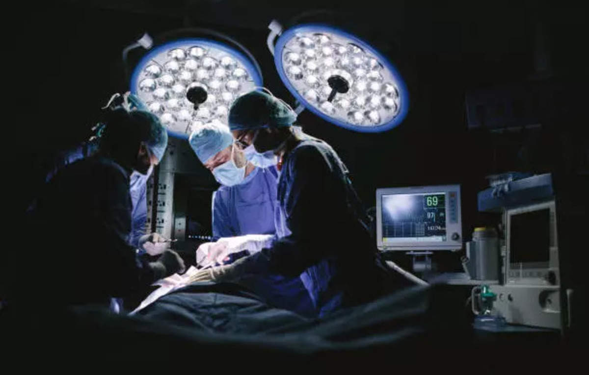 Health Minister Mandaviya lauds Safdarjung Hospital doctors for creating world record – ET HealthWorld