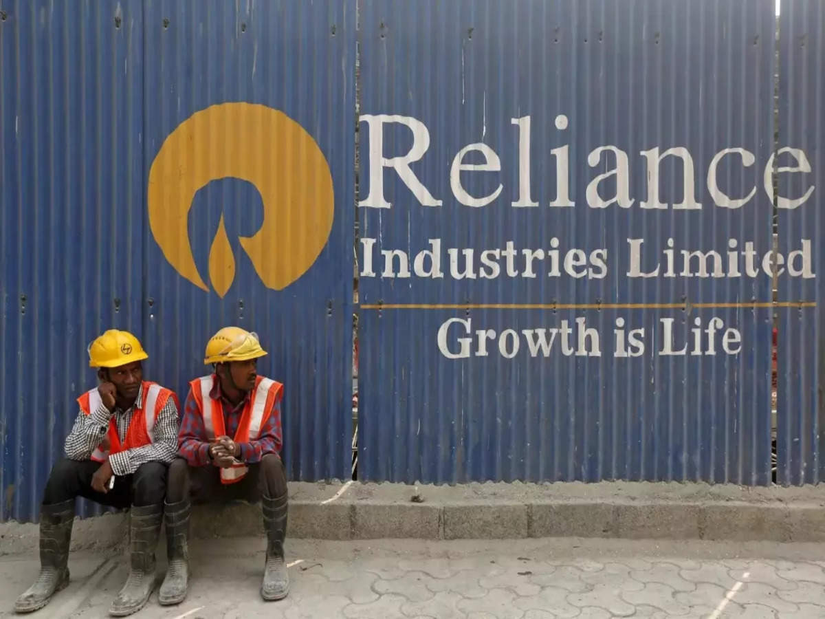 Reliance hits gasoline and worsening retail road blocks | Riding the  Elephant