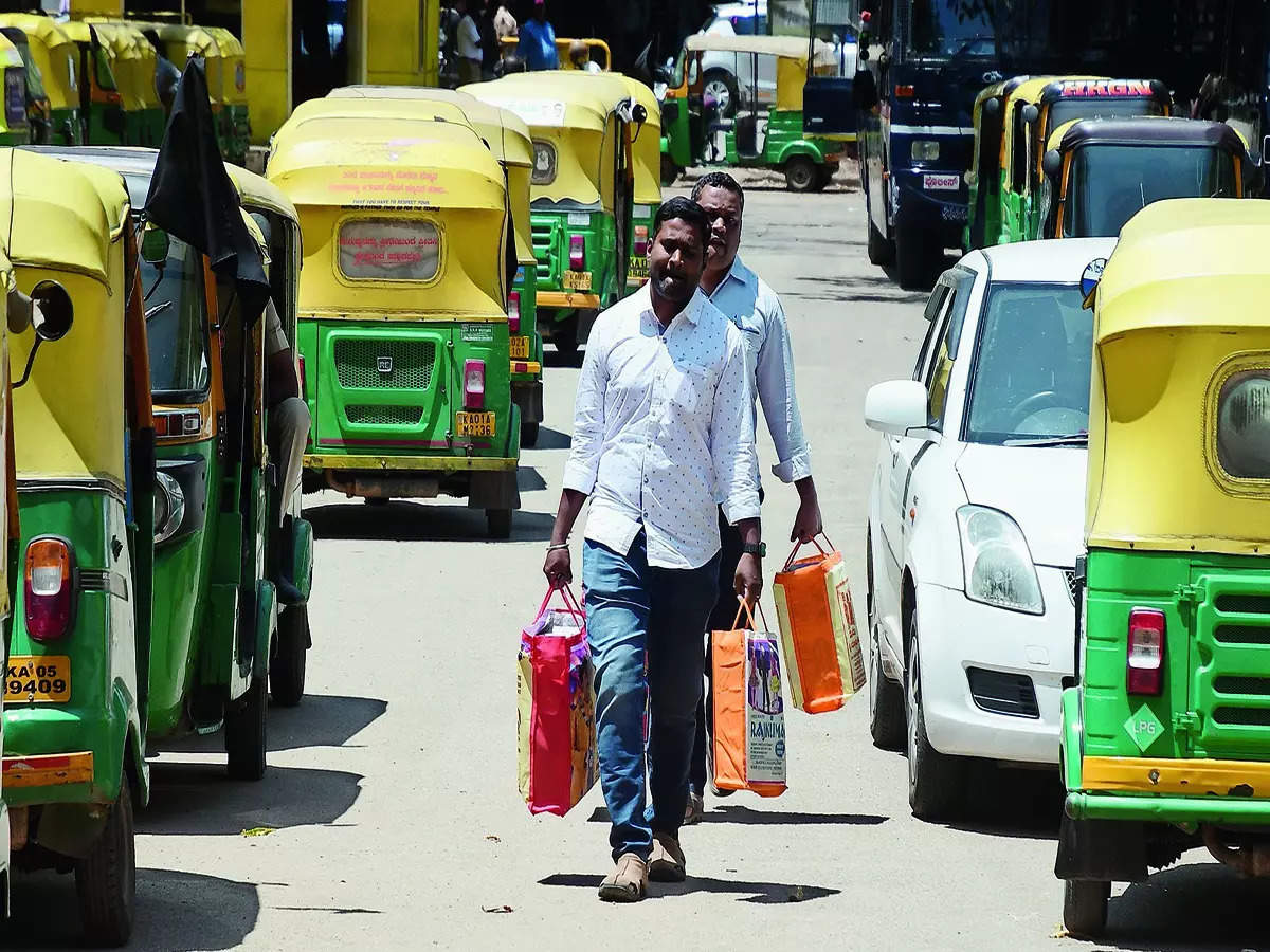 Auto Rickshaws: Delhi govt to move SC for removal of one-lakh cap on auto-rickshaws  in favour of electric ones, ET Auto