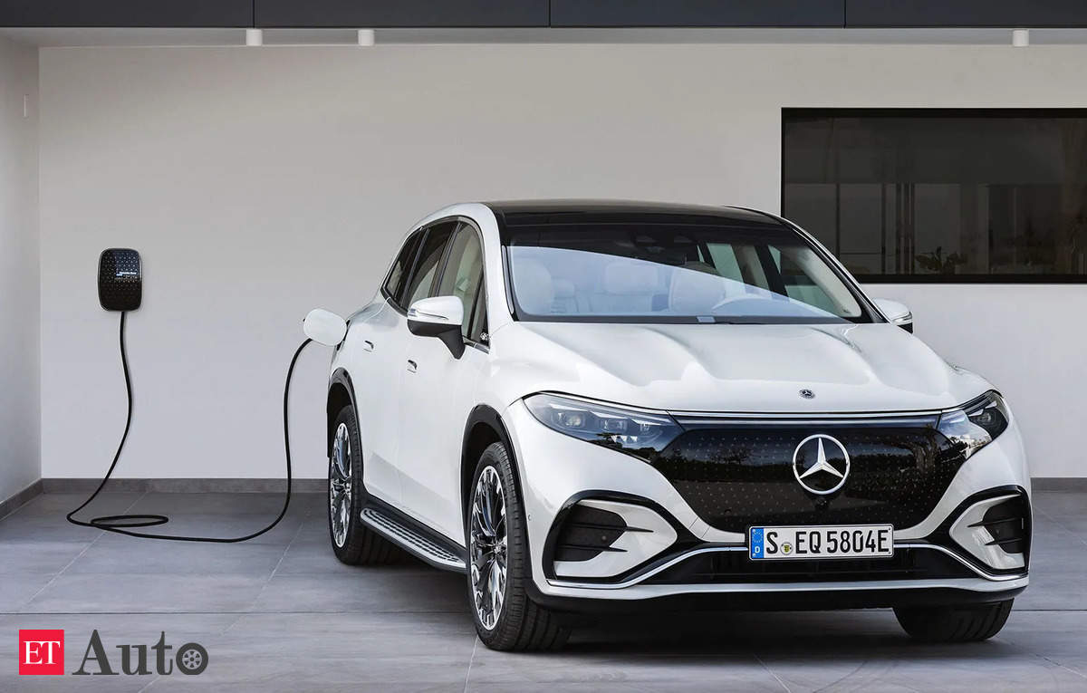 Nacs MercedesBenz picks Tesla's charging standard for N.America EVs