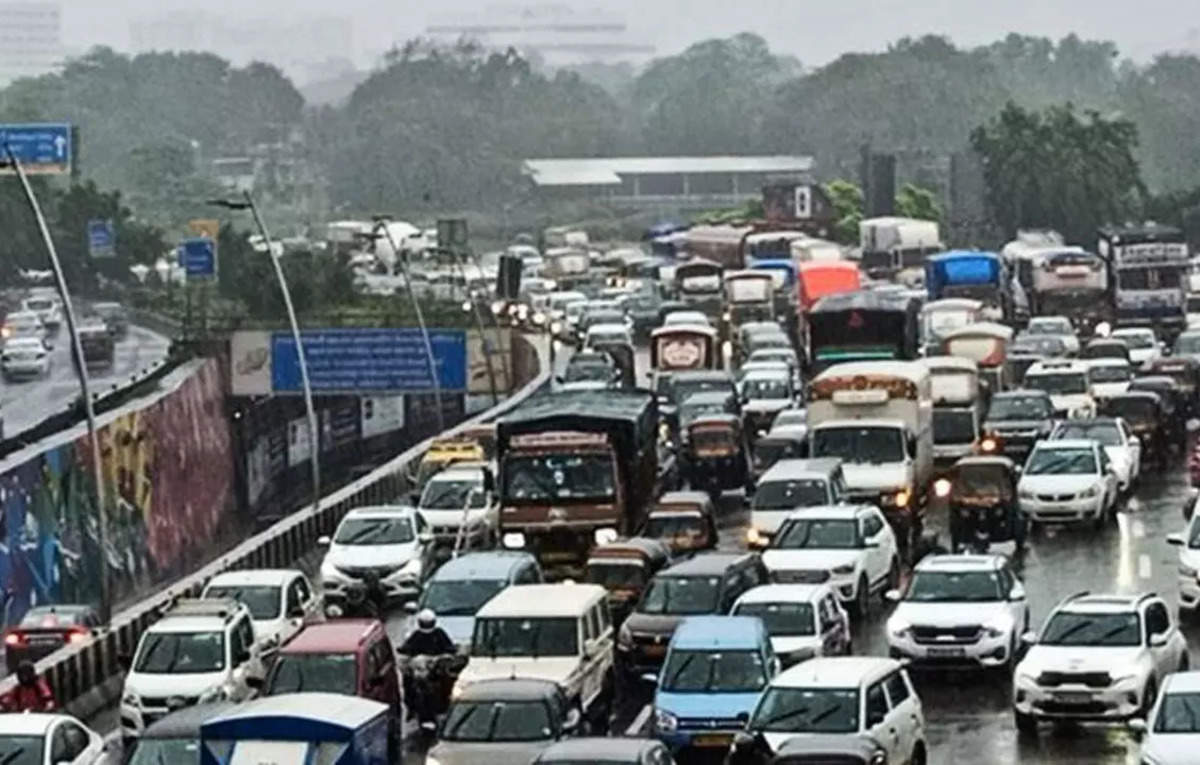 Mumbai Weather Today: Mumbai Placed Under Red Alert; Extremely Heavy ...