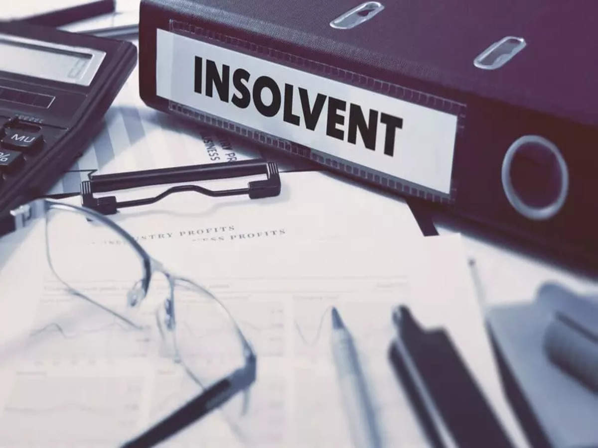 Exploring the relationship between gender and insolvency