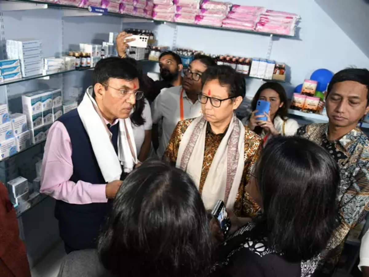 Seen many models but India's is the best: Indonesia minister after visiting Jan  Aushadhi Kendra, ET HealthWorld