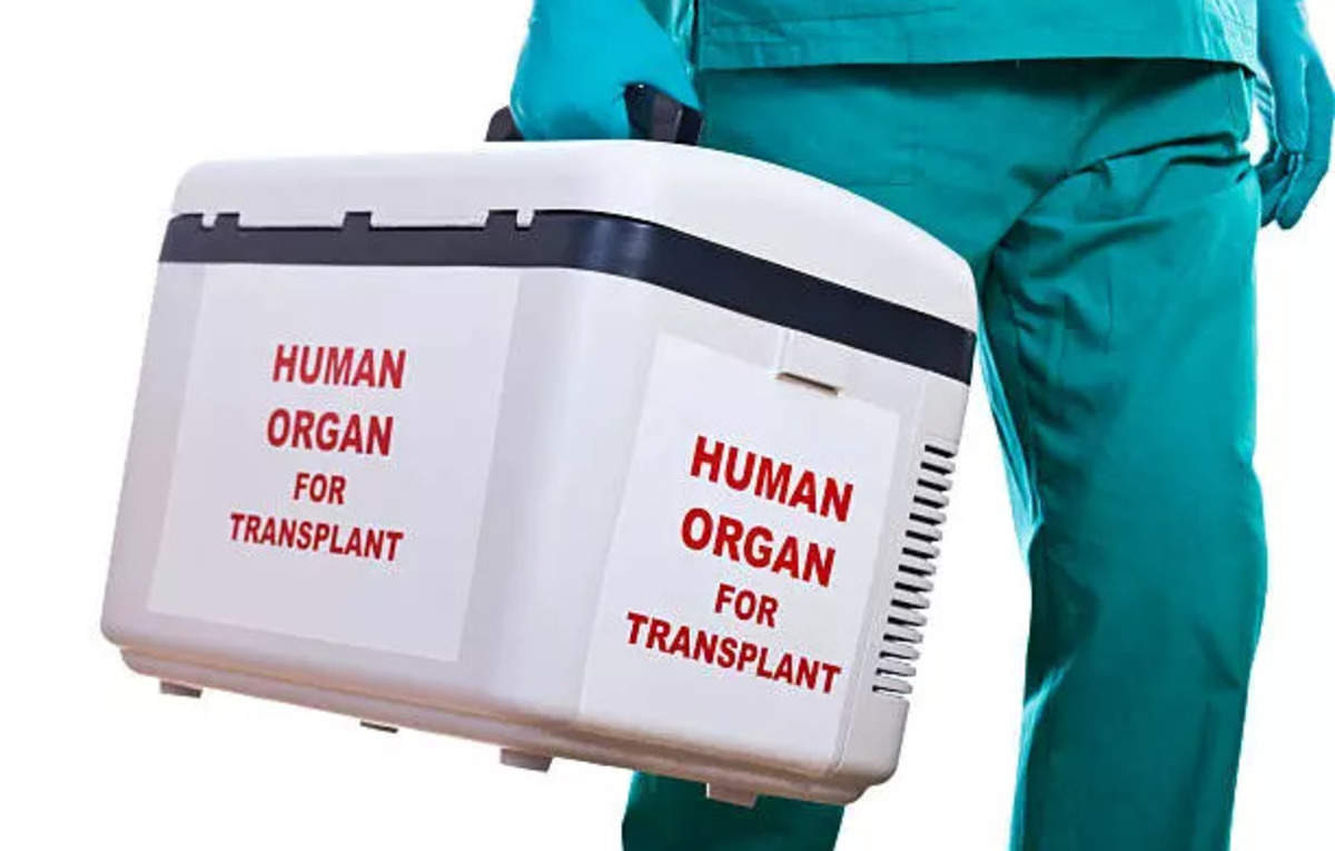 Health minister Mansukh Mandaviya leads 8,000 people to take organ donation pledge in Agra, ET HealthWorld