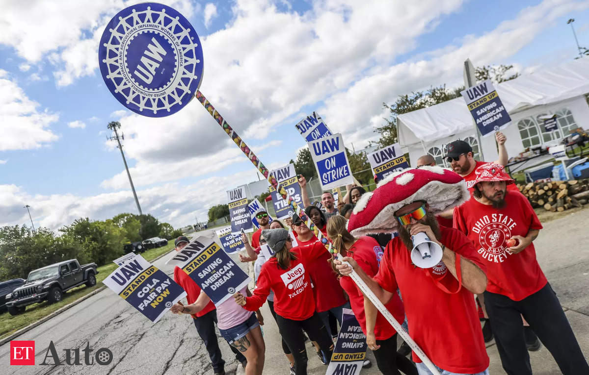 United Auto Workers: Jeep Maker Stellantis Makes A New Contract Offer ...