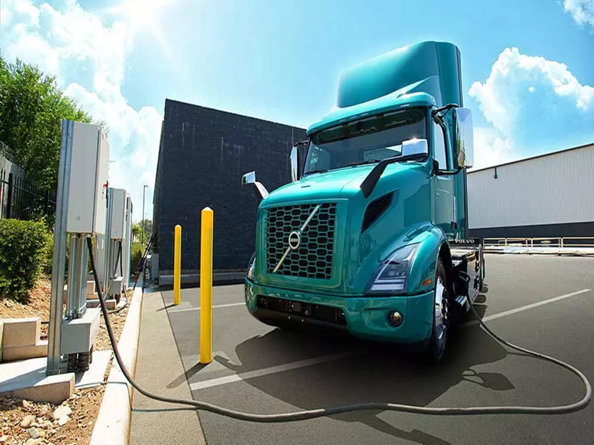 Volvo's Electric Semi Truck with 150-Mile Range Coming in 2021