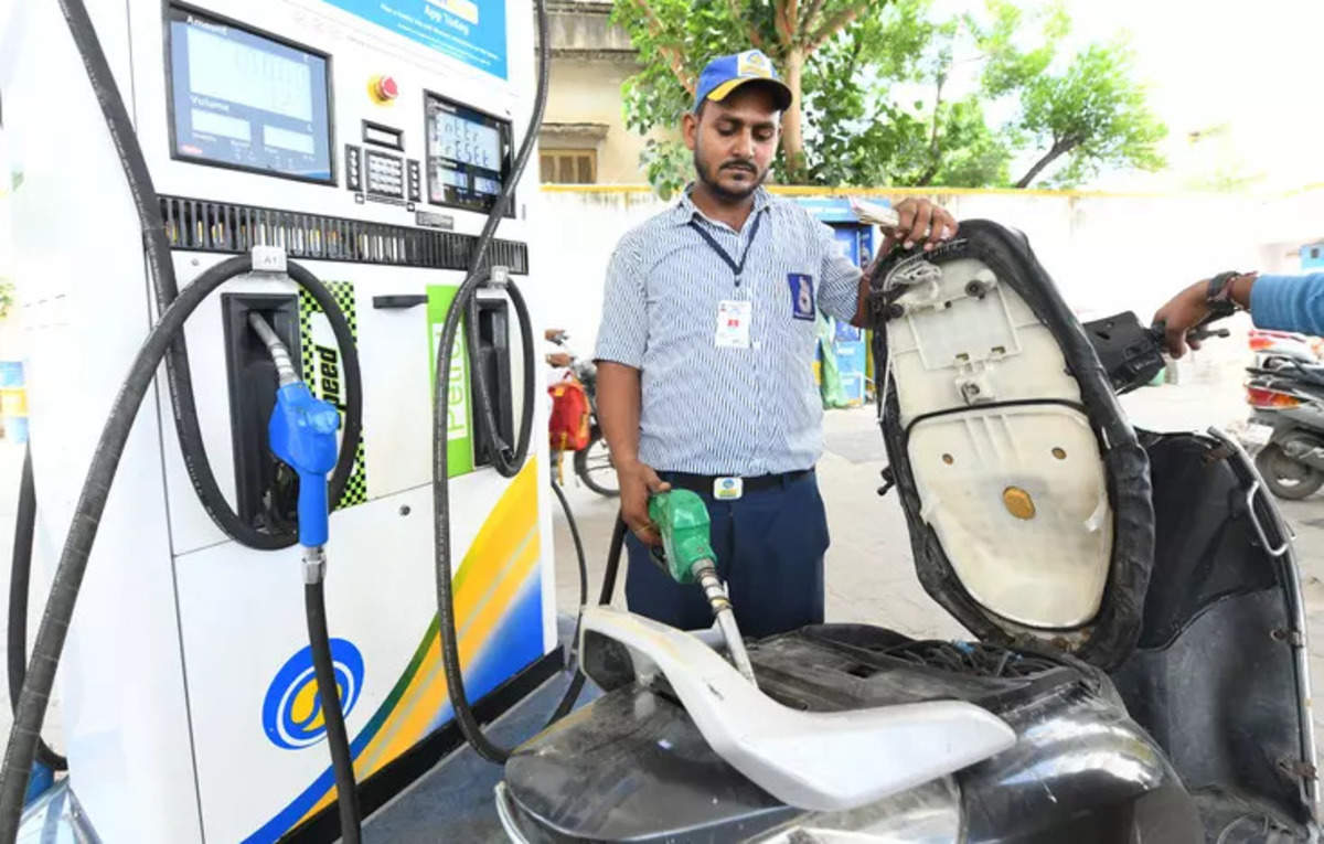 India maintains constant fuel costs for more than two years despite the global upswing.