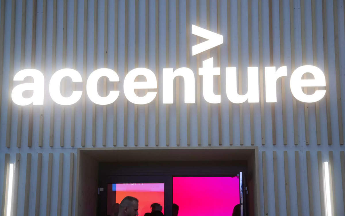 Shoppers Stop ties up with Accenture for digital commerce