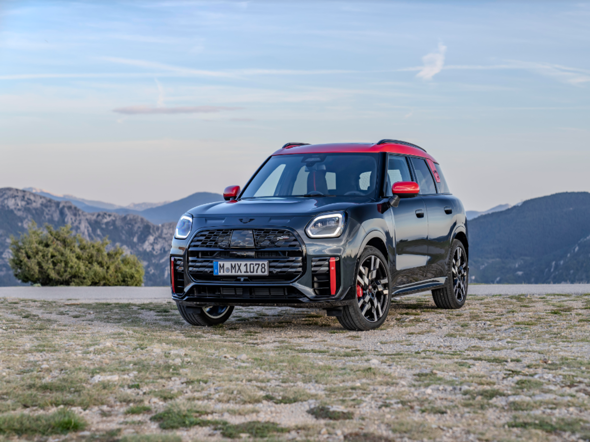 New Mini John Cooper Works Countryman comes with high