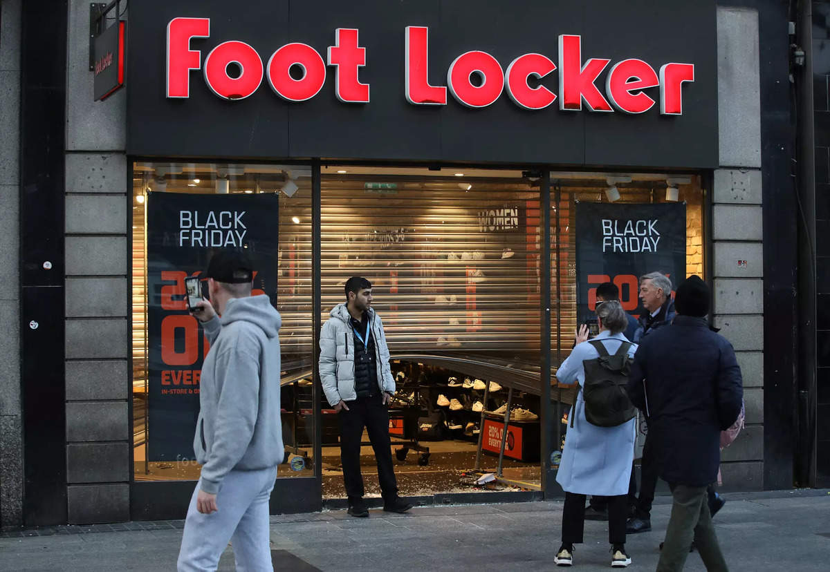 Foot locker black 2025 friday 2017