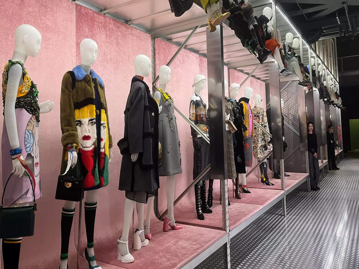 Prada buys New York Fifth Avenue store building for $425 million