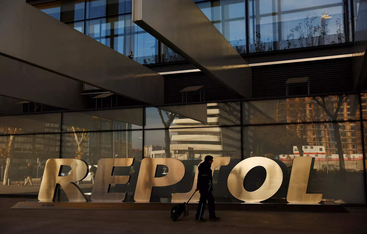 El regulador de la competencia de España investiga a la petrolera Repsol, Energy News y ET EnergyWorld