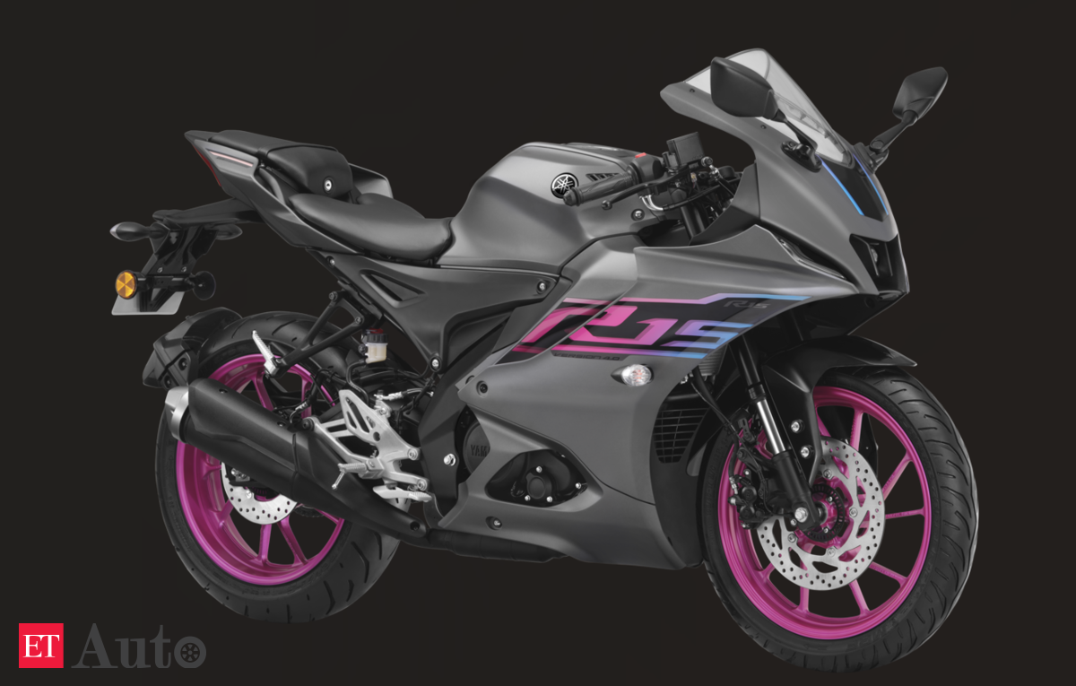 https://etimg.etb2bimg.com/thumb/msid-106670063,imgsize-679823,width-1200,height=765,overlay-etauto/two-wheelers/yamaha-unveils-new-colour-schemes-graphics-for-its-motorcycle-range.jpg