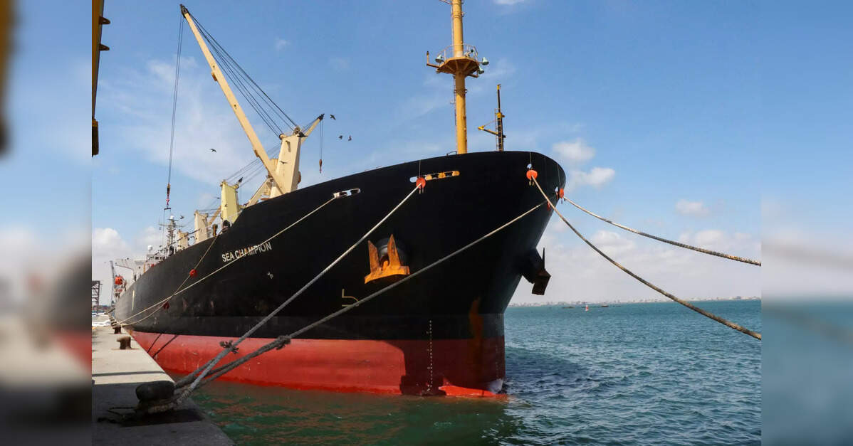 Shortage of oil tankers at hand as Red Sea attacks divert trade ...