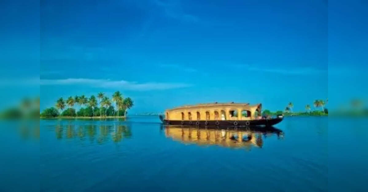 KERALA SEES RECORD 2 58 CRORE VISITORS IN 2025 intelligence overview