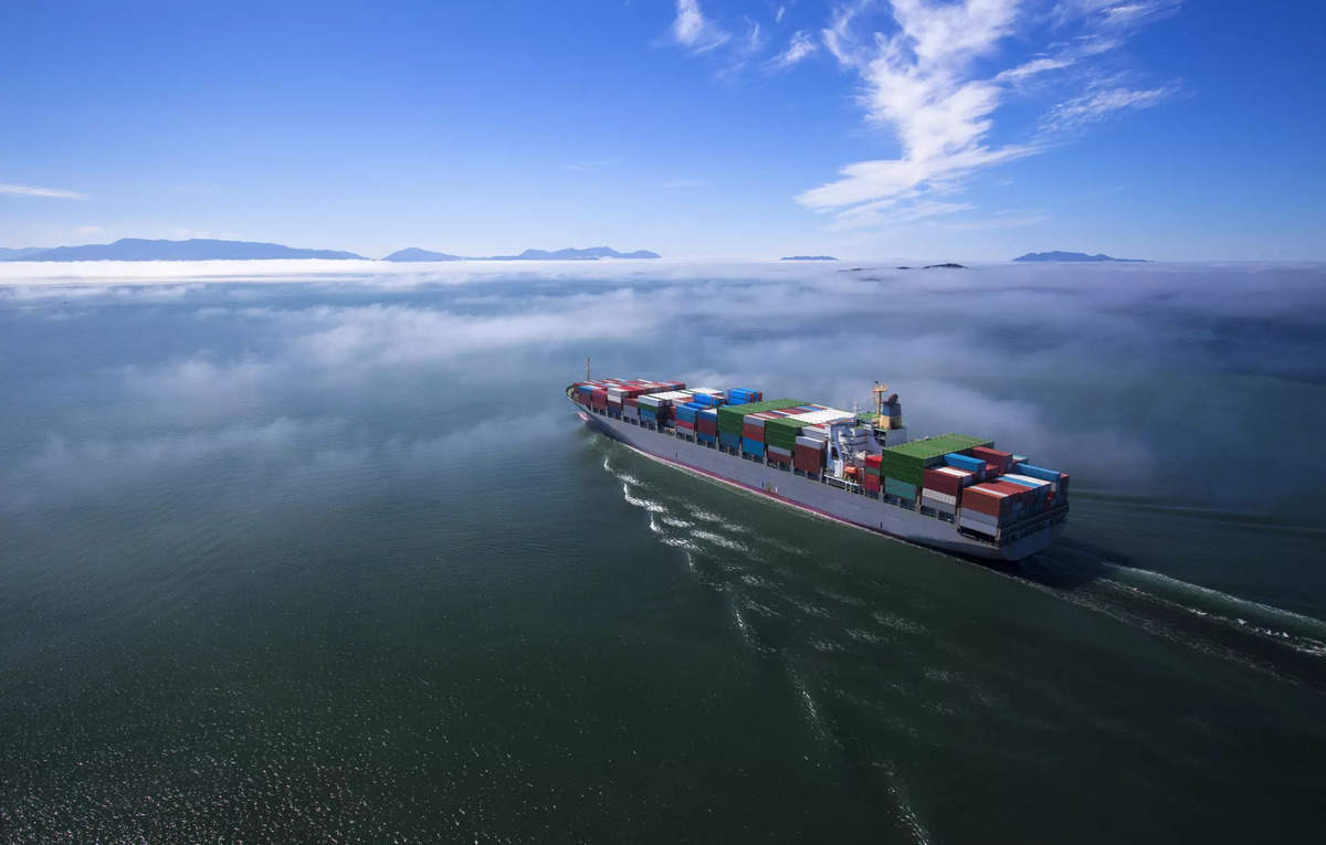 Shipping industry faces fuel dilemma in bid to cut emissions